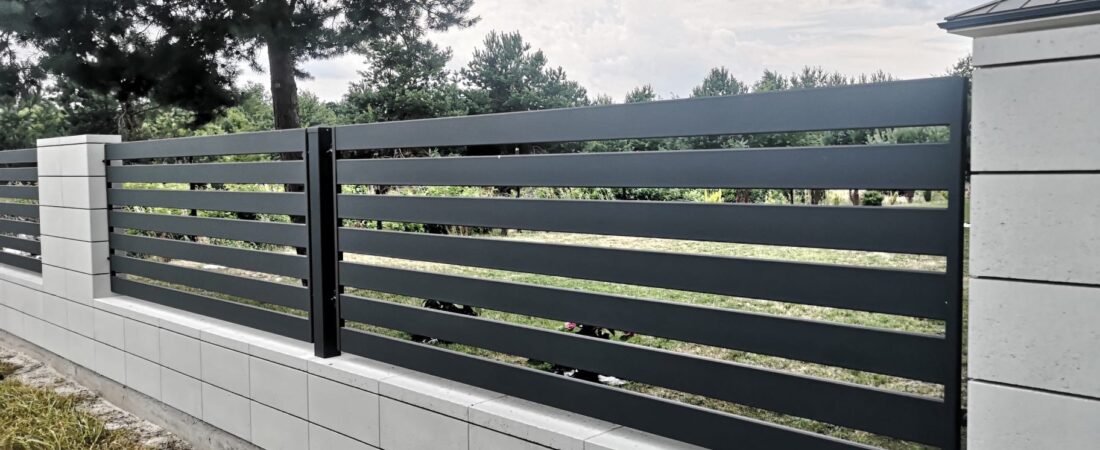 Galvanised & Powder-Coated Metalwork – Long-Lasting Protection for Gates and Railings